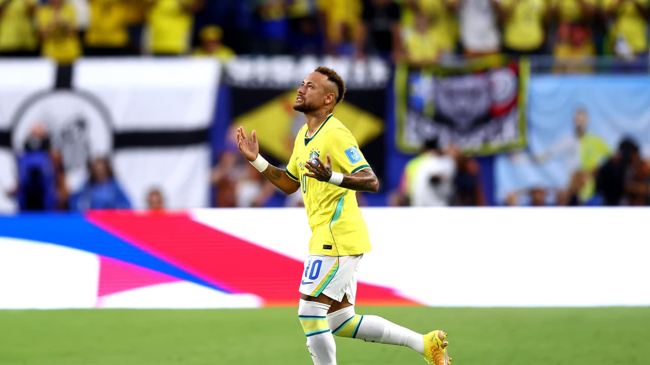 Neymar regresa de lesión al disputar el último tramo del partido de Brasil ante Escocia