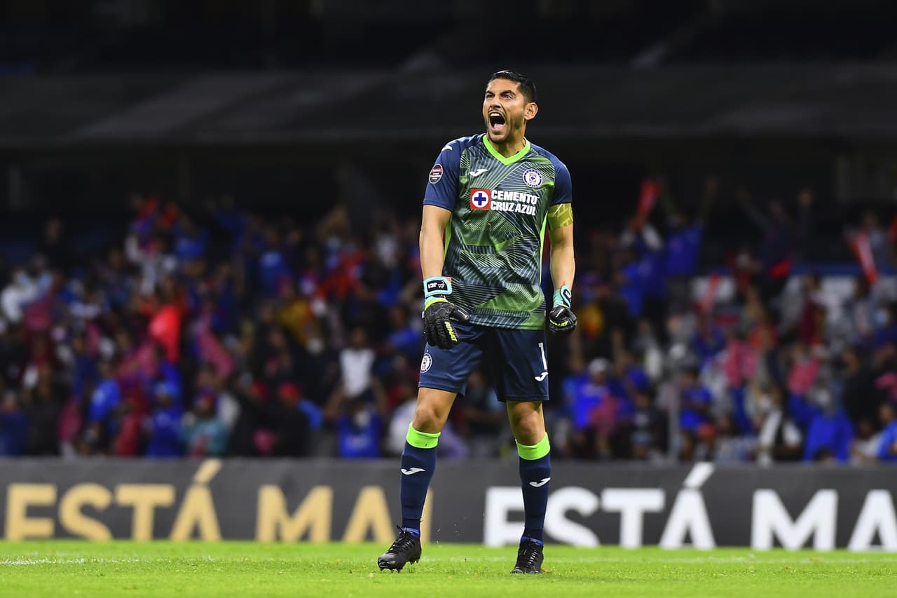 Cruz Azul dominó desde el inicio y en 20 minutos ya había abierto el marcador con un disparo cruzado de Uriel Antuna tras una desatención de la defensa del Montreal.