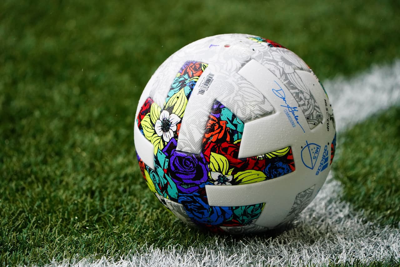 El balón oficial de la MLS para la temporada 2022.