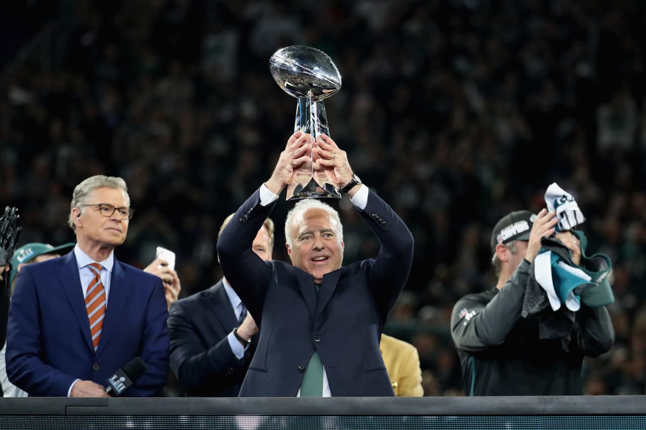 17. Jeffrey Lurie (Dueño de los Philadephia Falcons) - 2 de millones de dólares
