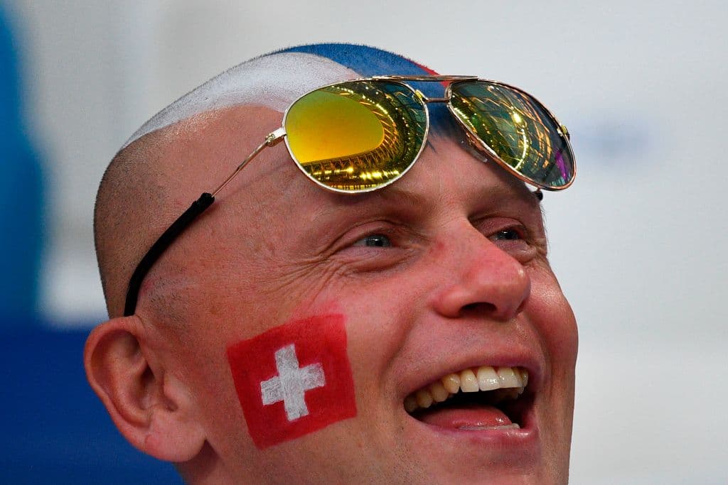 Fanáticos suizos y costarricenses llegaron a abarrotar el estadio Nizhny Novgorod para despedir a sus selecciones en la primera fase. Los ticos se van a casa, los helvéticos a la segunda ronda.