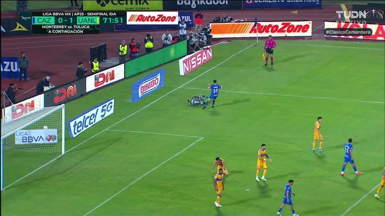 ¡TIRO ATAJADO! disparo por Gabriel Fernández.