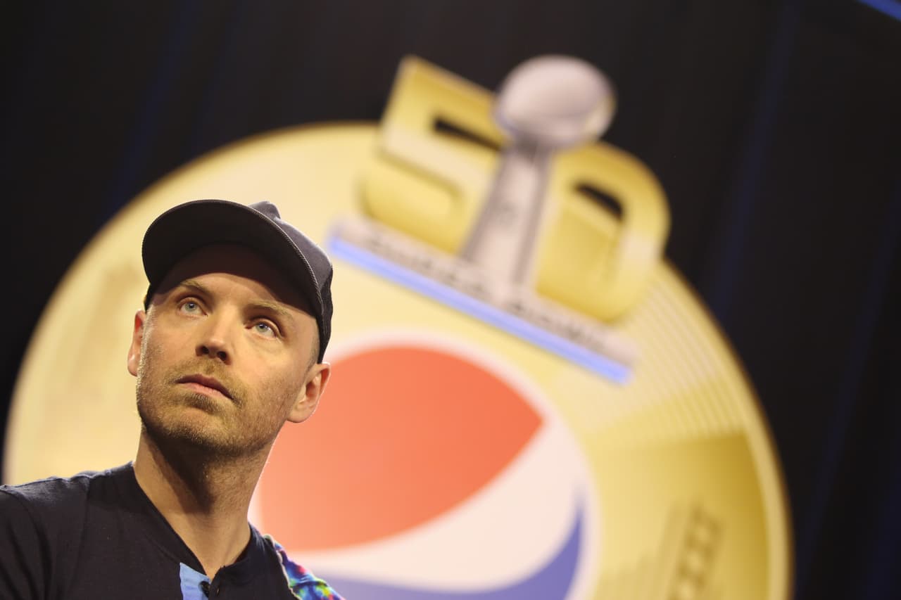La banda británica, liderada por Chris Martin, hicieron su presentación en conferencia de prensa para dar algunos detalles de su presentación del medio tiempo en el Super Bowl 50. Checa las imágenes.