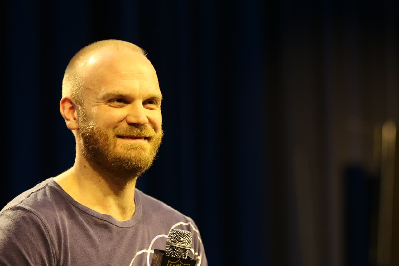 La banda británica, liderada por Chris Martin, hicieron su presentación en conferencia de prensa para dar algunos detalles de su presentación del medio tiempo en el Super Bowl 50. Checa las imágenes.