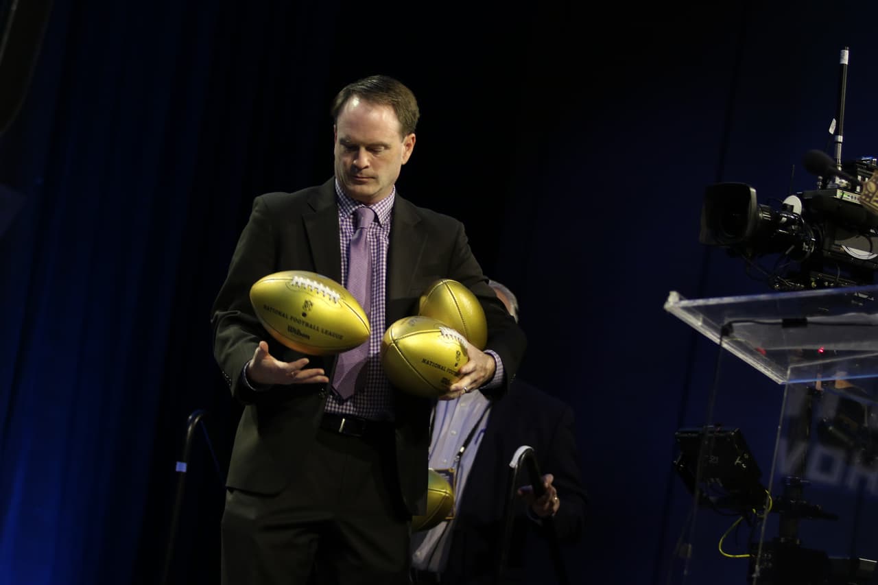La banda británica, liderada por Chris Martin, hicieron su presentación en conferencia de prensa para dar algunos detalles de su presentación del medio tiempo en el Super Bowl 50. Checa las imágenes.