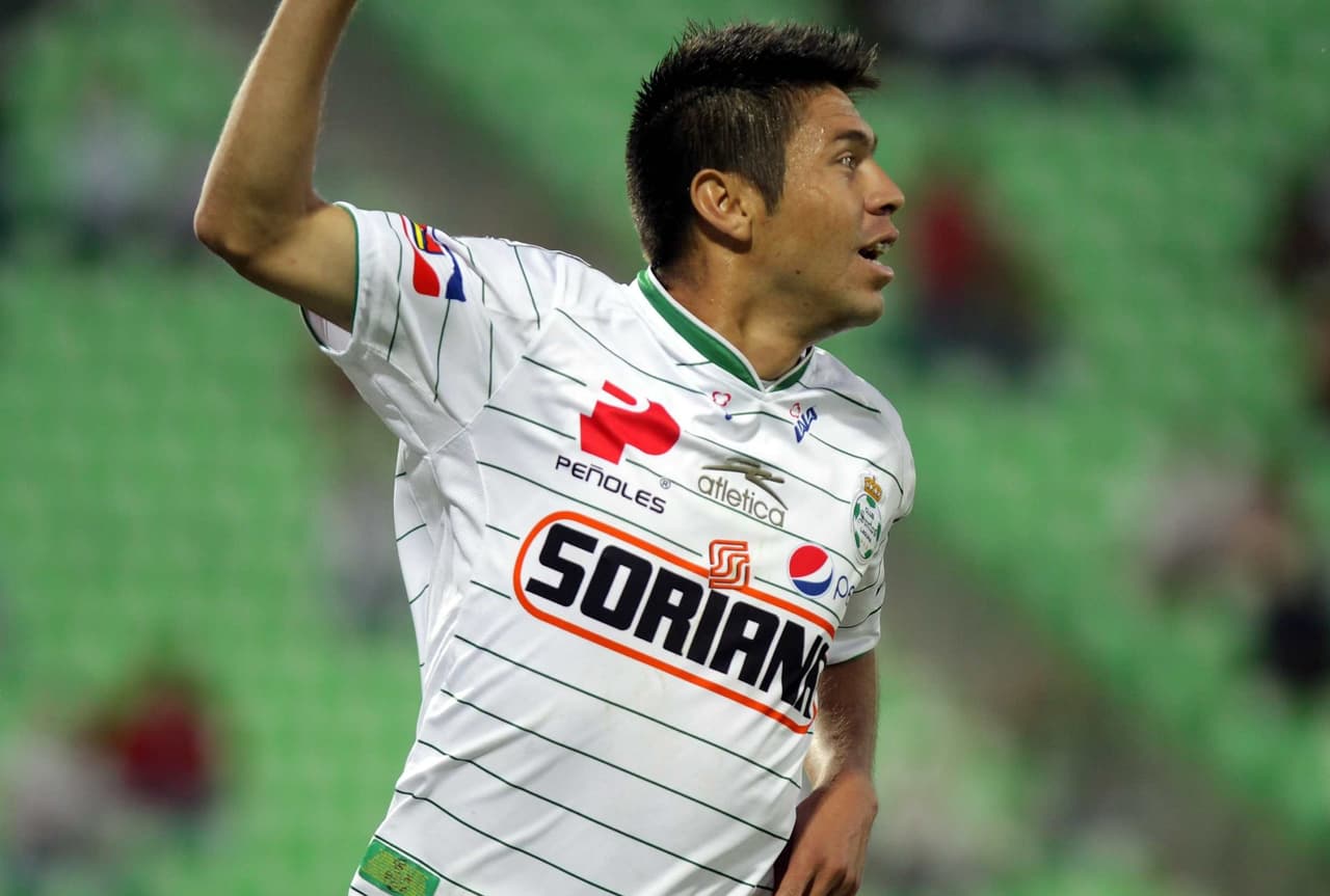 Aunque incluso fue convocado en 2005 al 'Tri', solo fue hasta 2010 en su segundo paso por Santos Laguna, con 26 años, cuando su capacidad se vio reflejada en títulos en la Liga MX con él como actor.