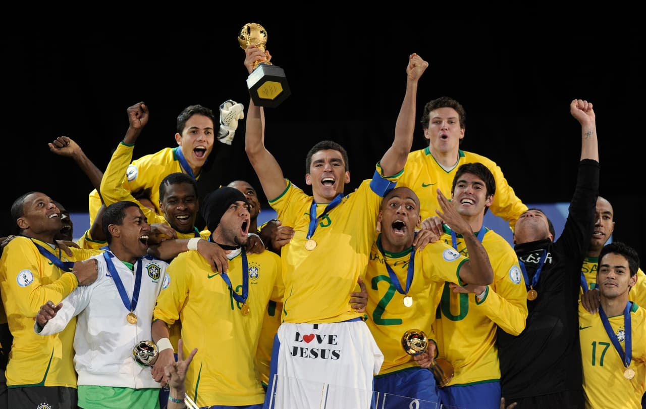 Brasil retuvo su título de campeón de Copa Confederaciones en 2009, luego de dejar atrás a Sudáfrica y vencer a Estados Unidos en la final.