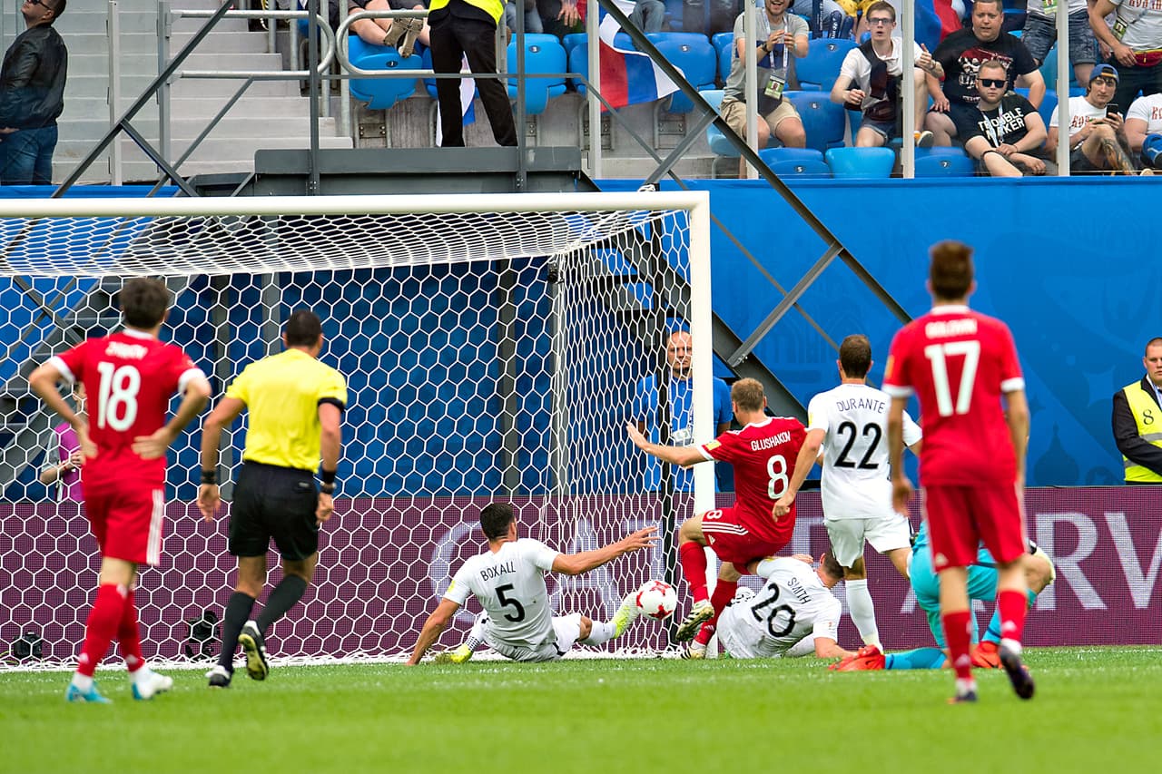 Los locales pudieron abrir a la defensa neozelandesa con una complicada definición de Glushakov.