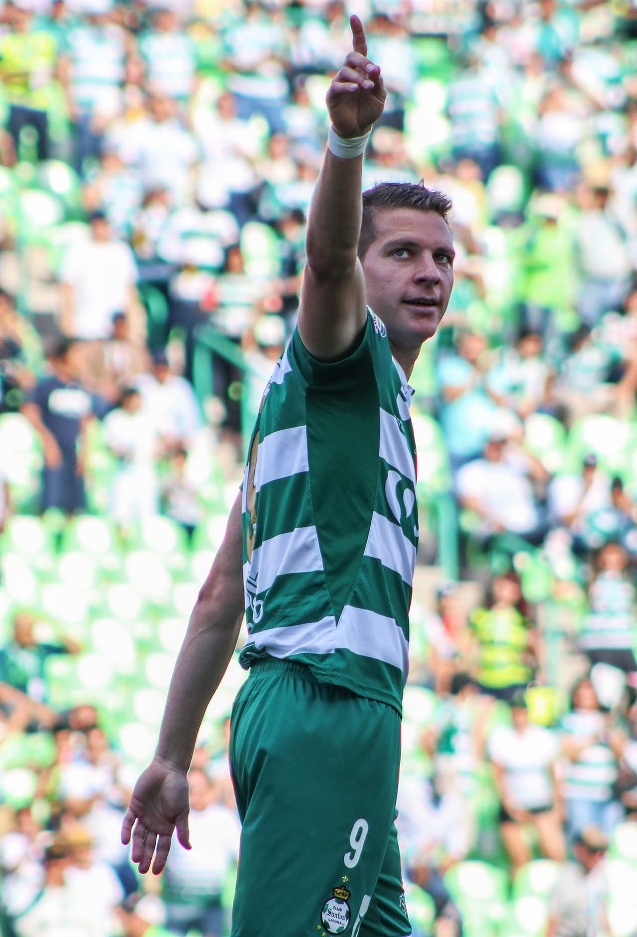 Julio Furch celebró el primer gol de su equipo, una anotación en propia portería de Víctor Milke a los siete minutos.