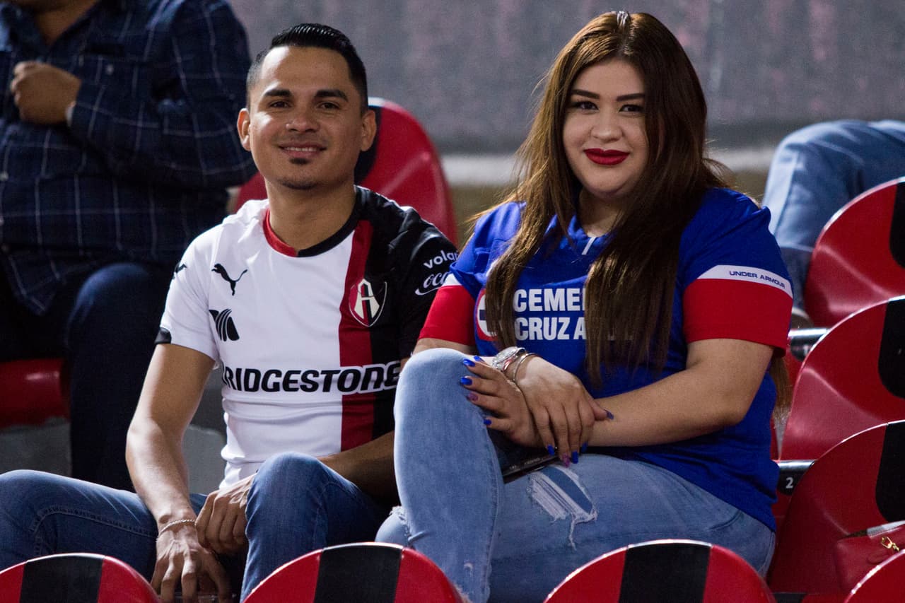 Los fanáticos de Atlas y Cruz Azul en la antesala del encuentro por la Jornada 10 del
<a href="https://www.univision.com/deportes/futbol/liga-mx/" target="_blank">Clausura 2019 de la Liga MX</a>.