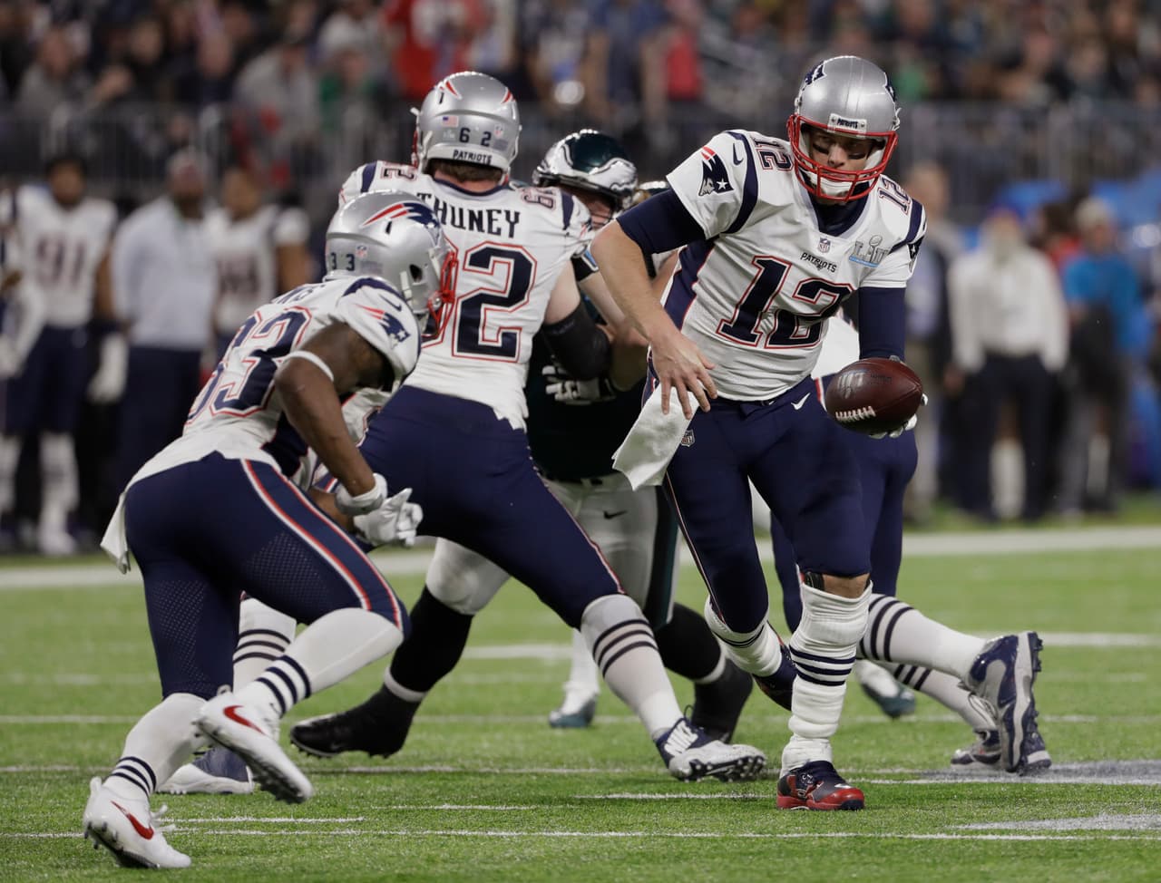 Arranca la segunda mitad del Super Bowl LII y los Patriots tienen la primera posesión.