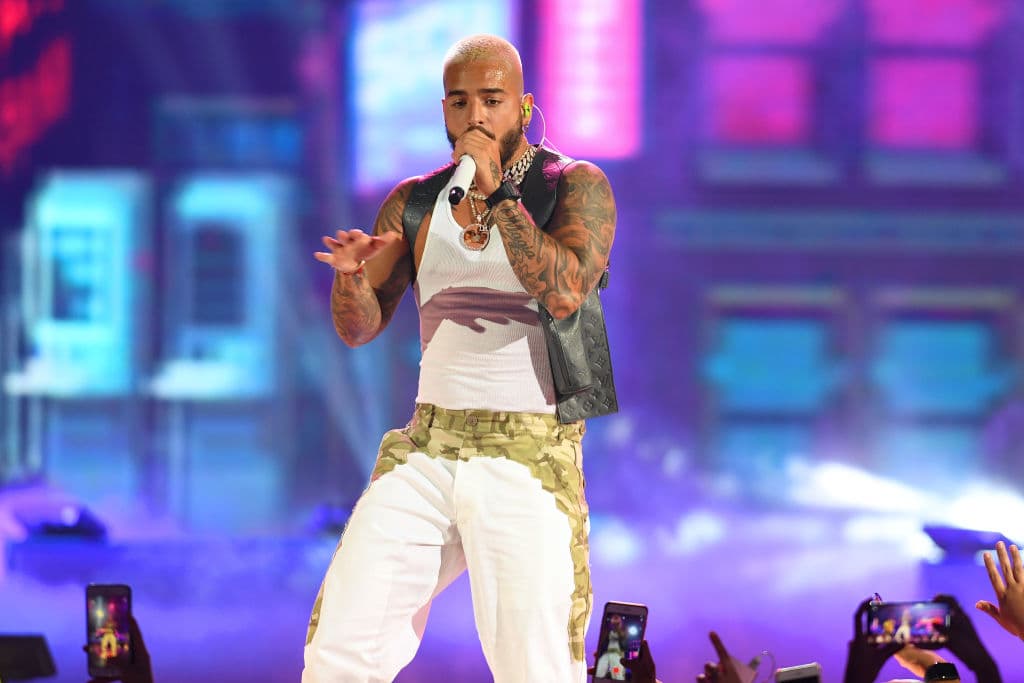 Desde el domingo pasado, Maluma ha presumido en sus redes sociales fotos de su viaje.
<br>