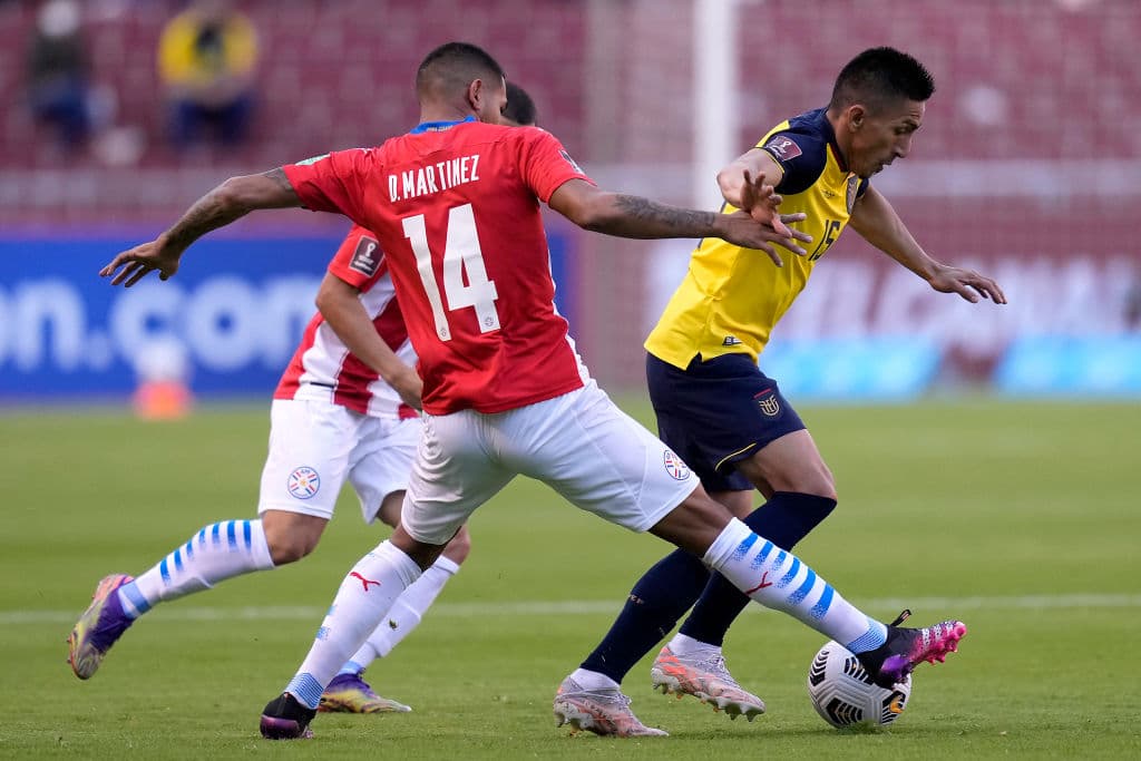 Con goles sobre la hora de Félix Torres y Michael Estrada, Ecuador vence a Paraguay en casa y llegan a 12 puntos.