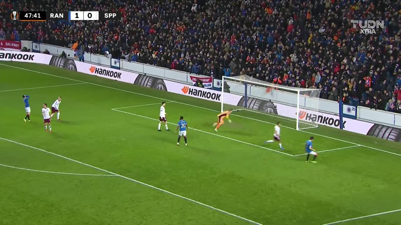 Doblete colombiano... Alfredo Morelos amplió la ventaja de Rangers