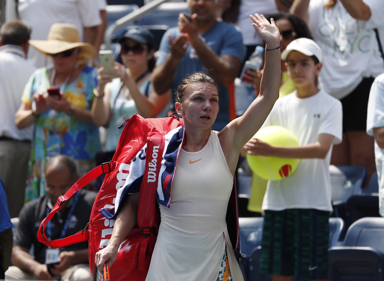El US Open comenzó con la gran sorpresa de la eliminación de la número uno del mundo del tenis femenino, la rumana Simona Halep, que perdió por 6-2 y 6-4 frente a la estonia Kaia Kanepi, la número 44.