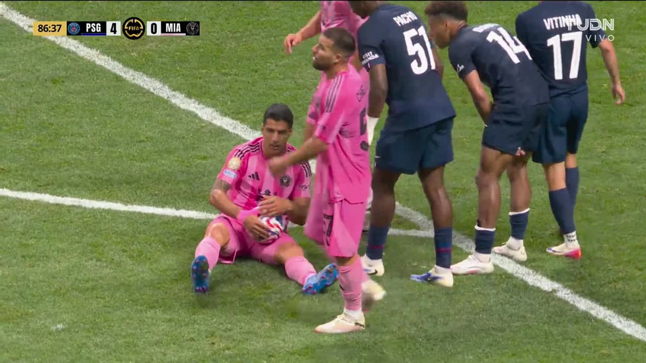 'Messiento' triste ¡Messi no pudo hacer golazo de tiro libre!