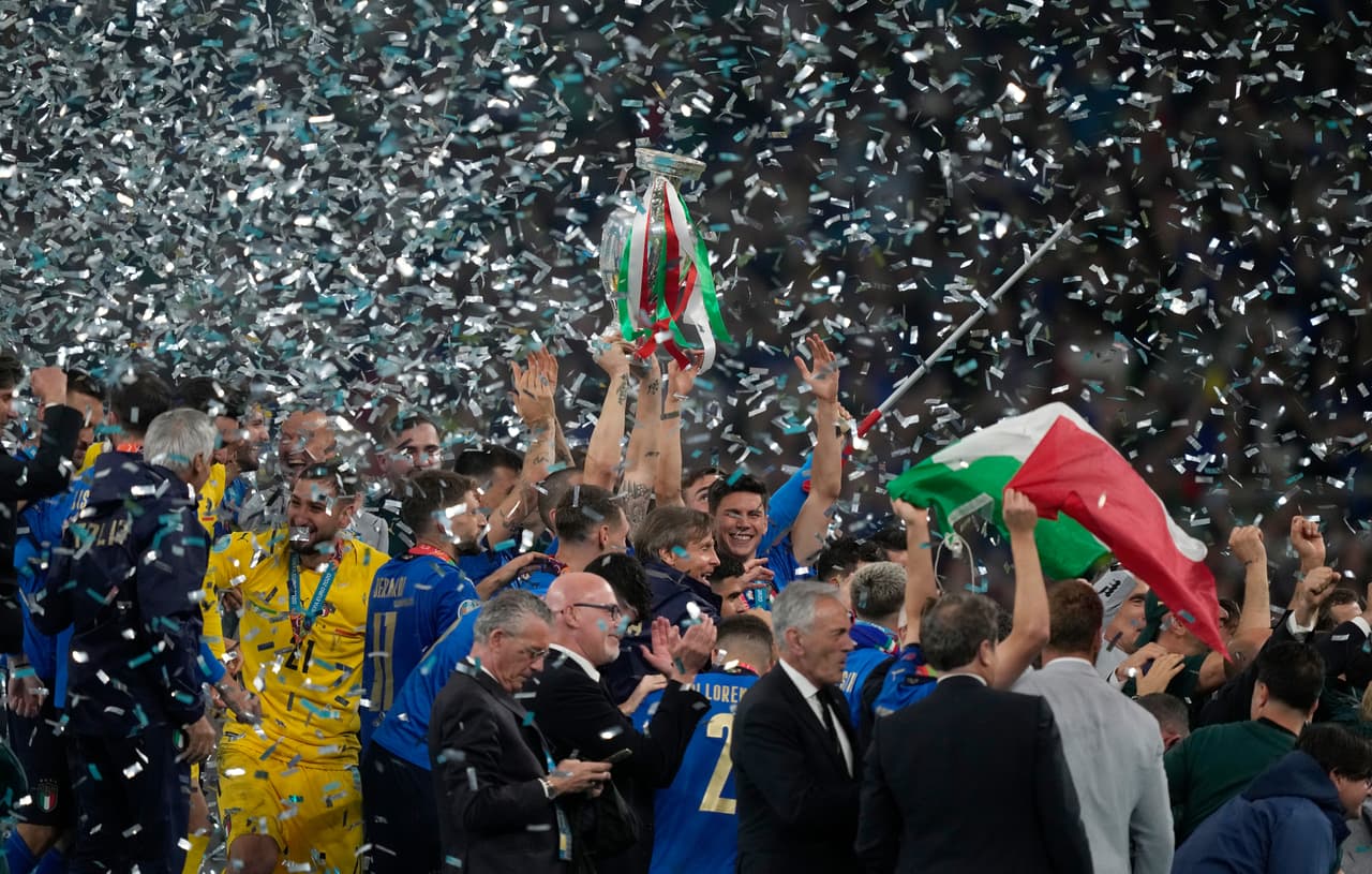 Italia se une a Argentina al ganar una Euro tras 53 años