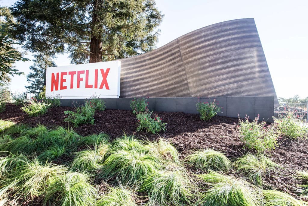 Netflix | Las capacidades de su producción global, permiten que el contenido siga fluyendo cuando la gente más lo necesita. Cuando se establecieron las protestas de George Floyd, hizo de las audiencias afroamericanas, su elemento central en la estrategia de programación.