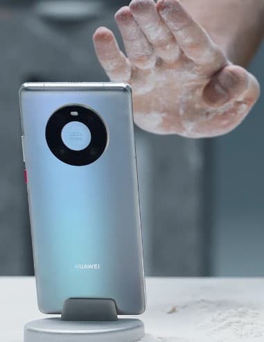 ¡Claro! También es resistente al agua.