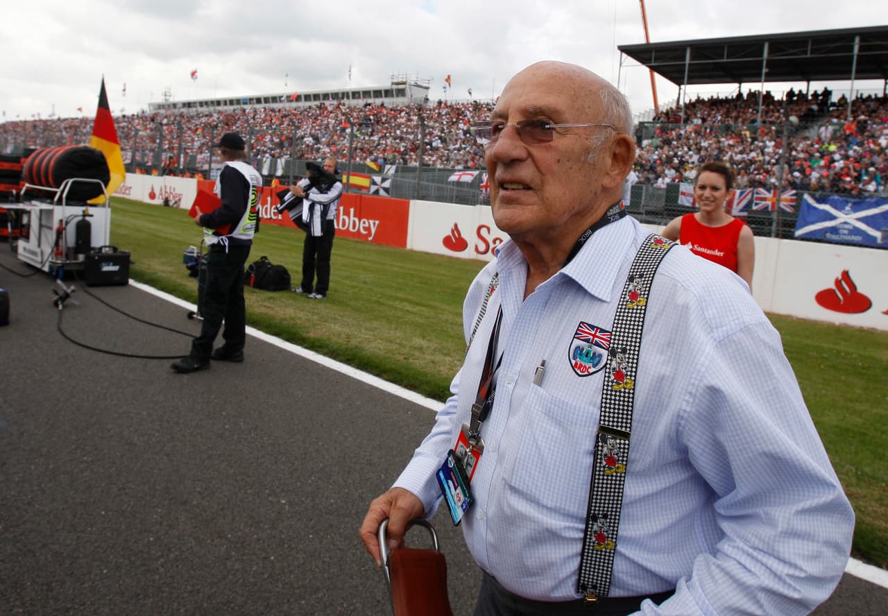A pesar de nunca haberse adjudicado un título de la Formula 1, el piloto Sir Stilring Moss, fue considerado uno de los mejores que han corrido en dicho certamen. Mantiene un récord de 16 victorias entre los pilotos que nunca se llevaron una F1. Murió a los 90 años.