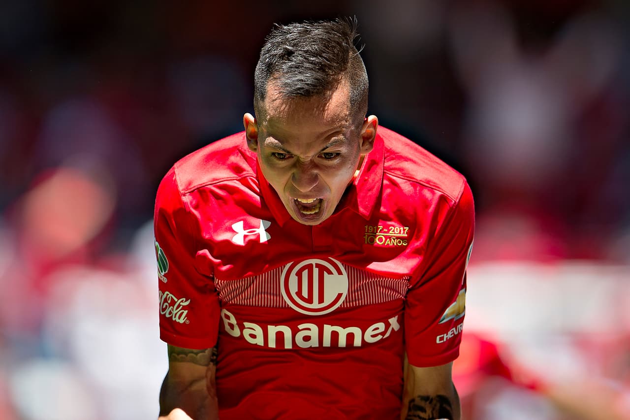 Los Diablos Rojos dieron un gran partido y recuperaron el lidetaro general aprovechando el empate de Chivas.