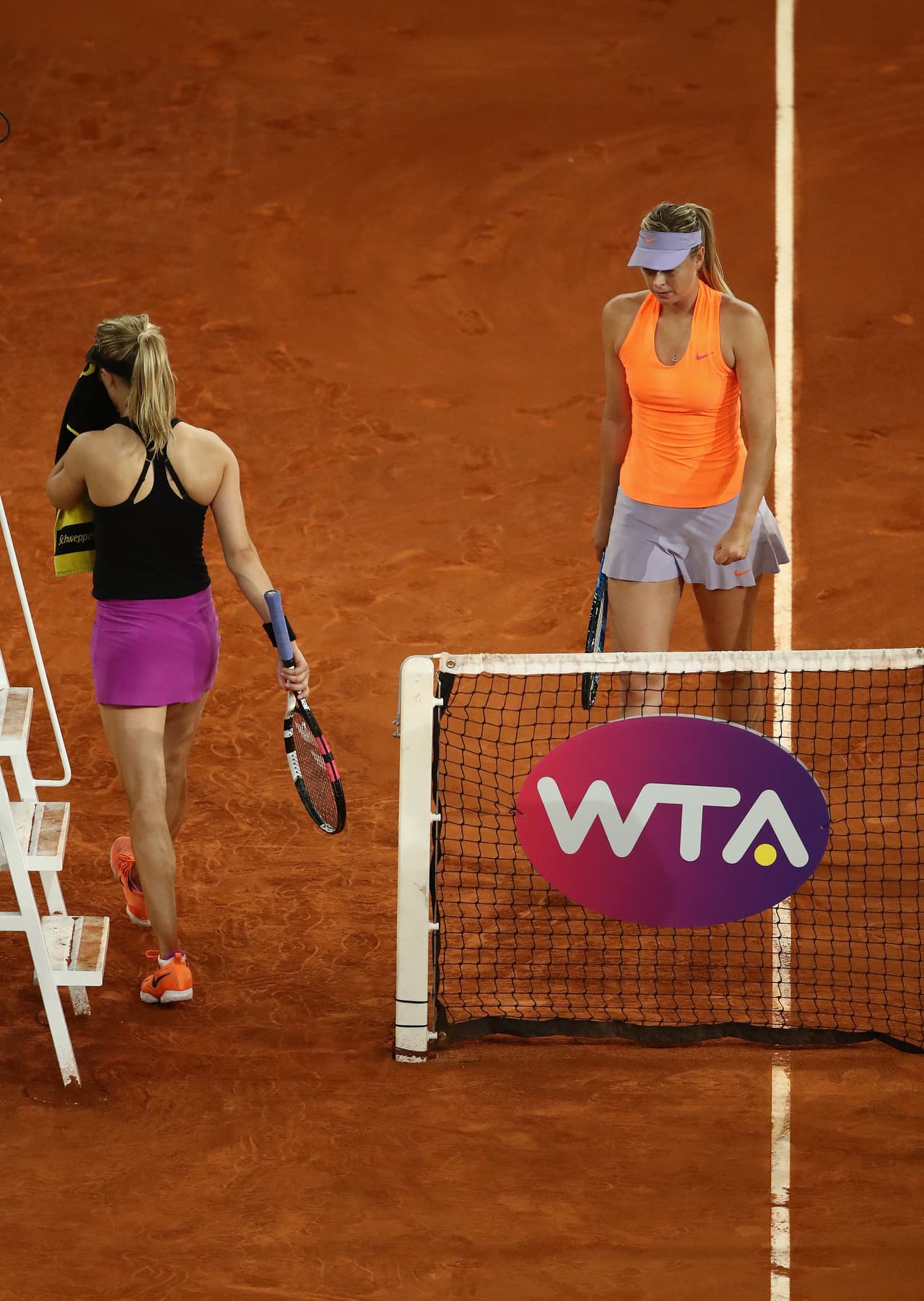 La tensión entre las dos se podía sentir en el aire.