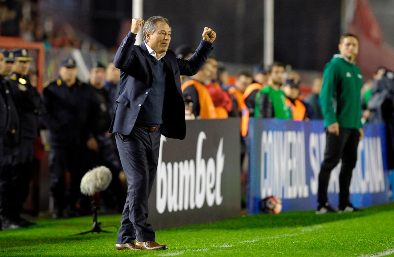 Argentina's Independiente coach Ariel Holan celebrates his team's goal against Chile's Deportes Iquique during their Copa Sudamericana 2017 second stage first leg football match, at Libertadores de America stadium in Avellaneda, Buenos Aires on July 12, 2017. / AFP PHOTO / JAVIER GONZALEZ TOLEDO (Photo credit should read JAVIER GONZALEZ TOLEDO/AFP/Getty Images)