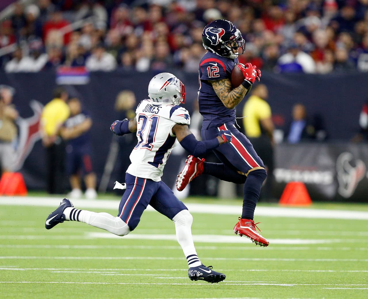 Houston Texans
<b> 27-22</b> New England Patriots