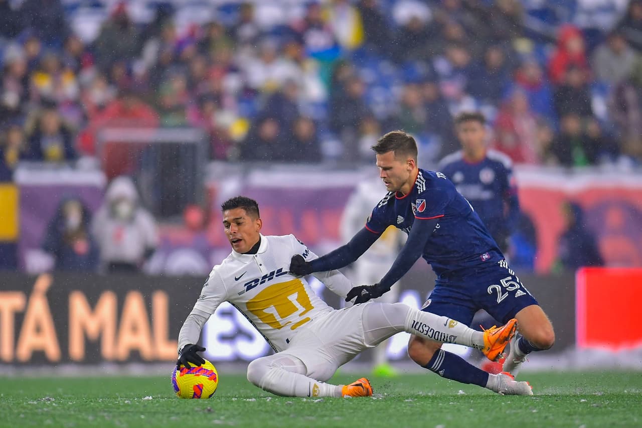 New England Revolution fue muy superior a los Pumas y se impuso gracias a un doblete de Adam Buksa y otro tanto de Sebastian Lletget.