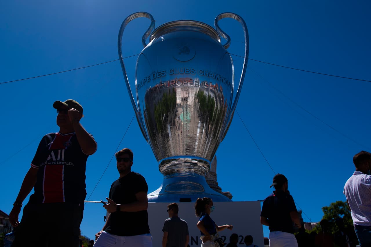 La UEFA quiere partido único en la fase final de la Champions