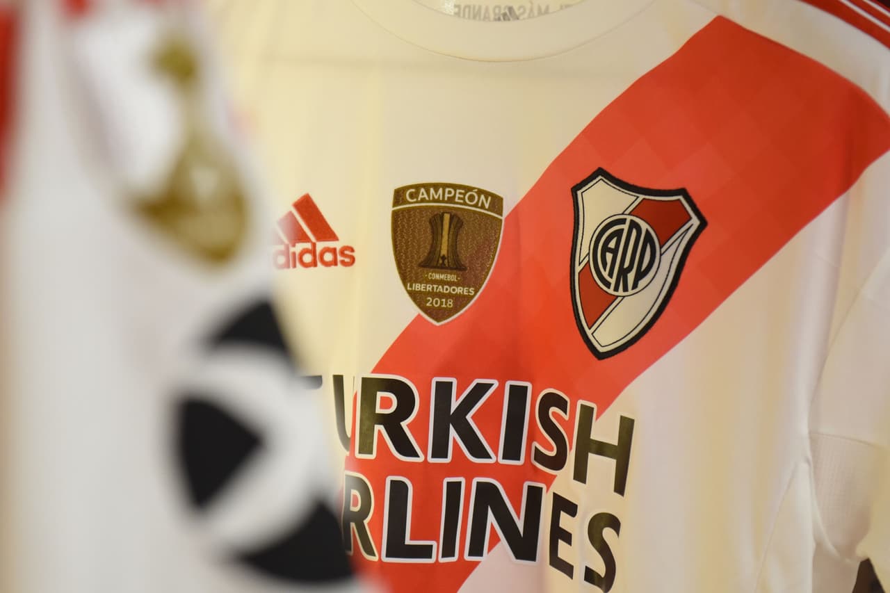 Aficionados y jugadores se alistan para el duelo de semifinales por la Copa Libertadores.