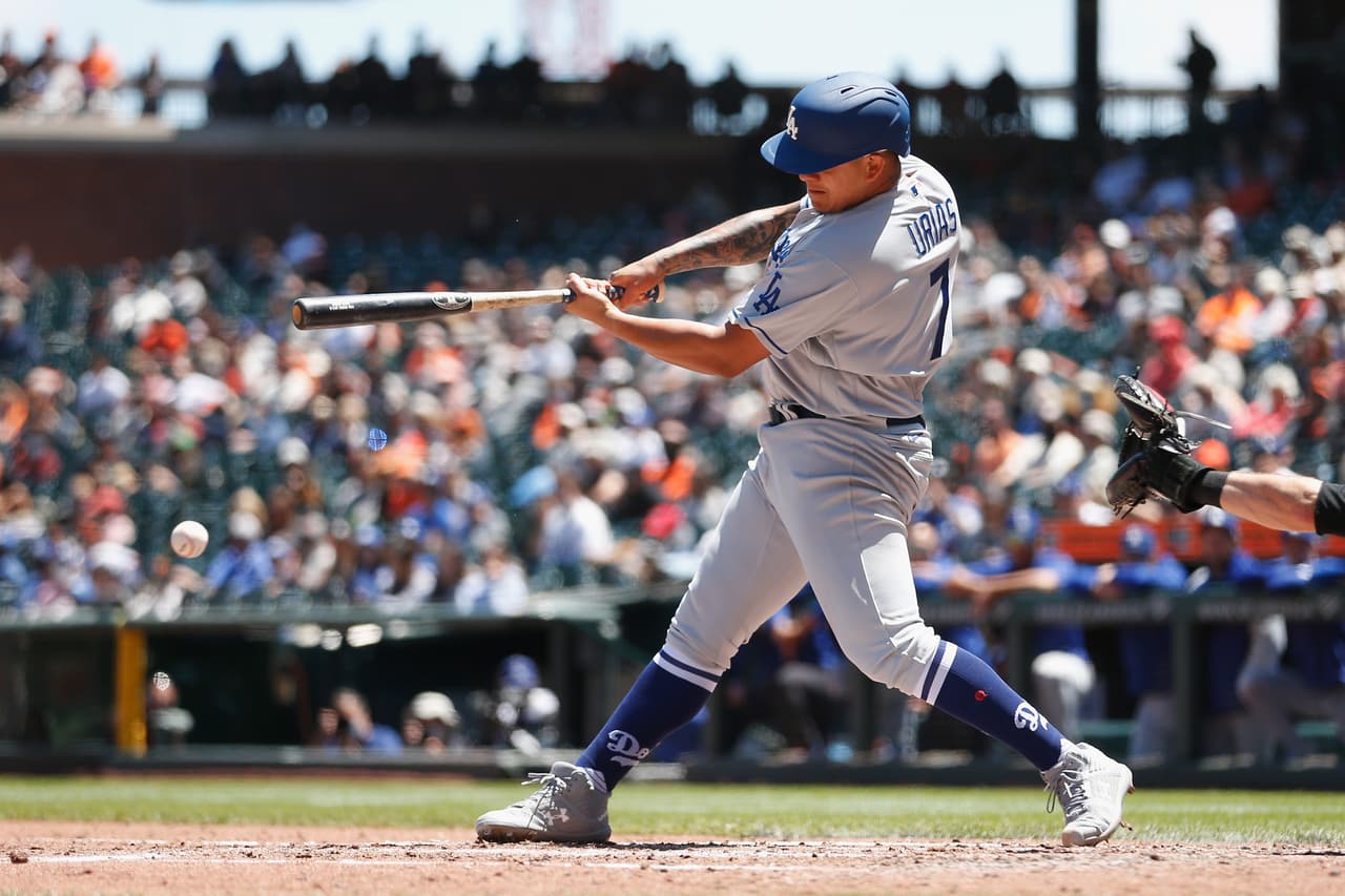 Urías tras su cuarto imparable: "Me gusta batear, no lo niego"