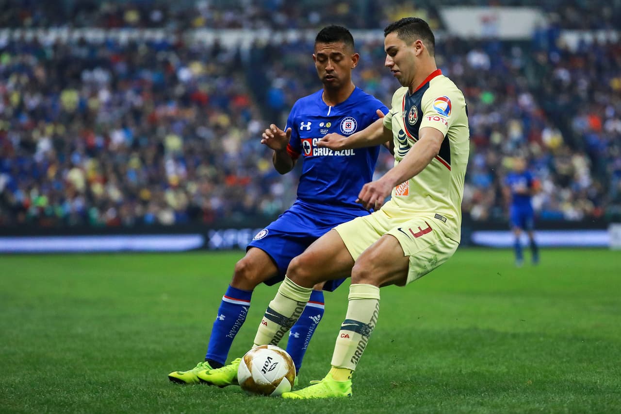 <b>Jorge Sánchez (7)</b>. Un 7 de calificación tirando a 6 pues fue el defensor más vulnerable de la zaga americanista, por su sector se generaron las pocas de peligro de los Cementeros.