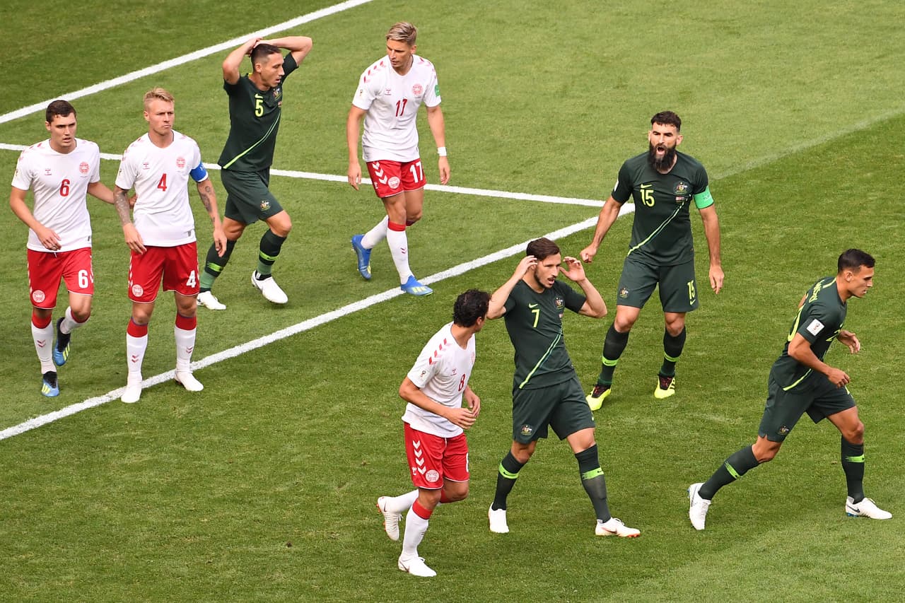 El partido comenzó inclinado hacia el área de los daneses, pero los oceánicos no encontraban el camino ideal para el gol.