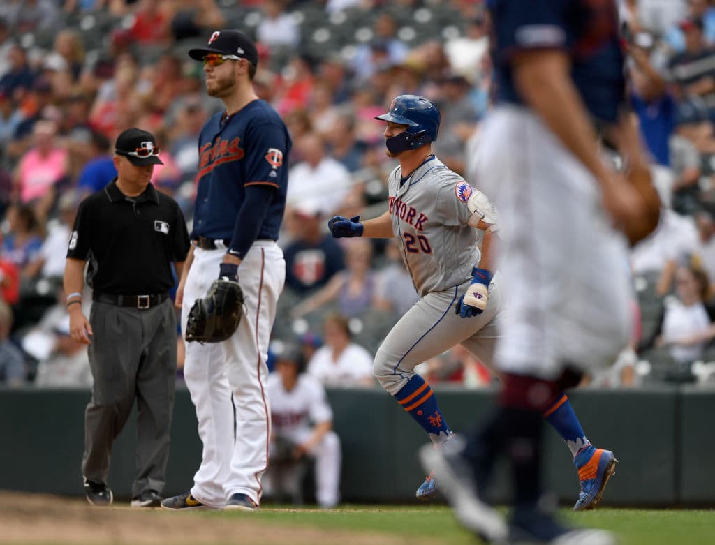 El campeón del Derby de Jonrones, Pete Alonso, añadió un bambinazo de 474 pies al tercer piso, su número 31 de la campaña.