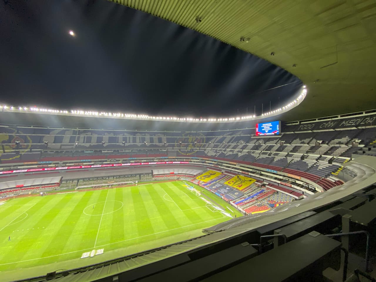 Así luce el Azteca para el duelo entre Águilas y Chivas.