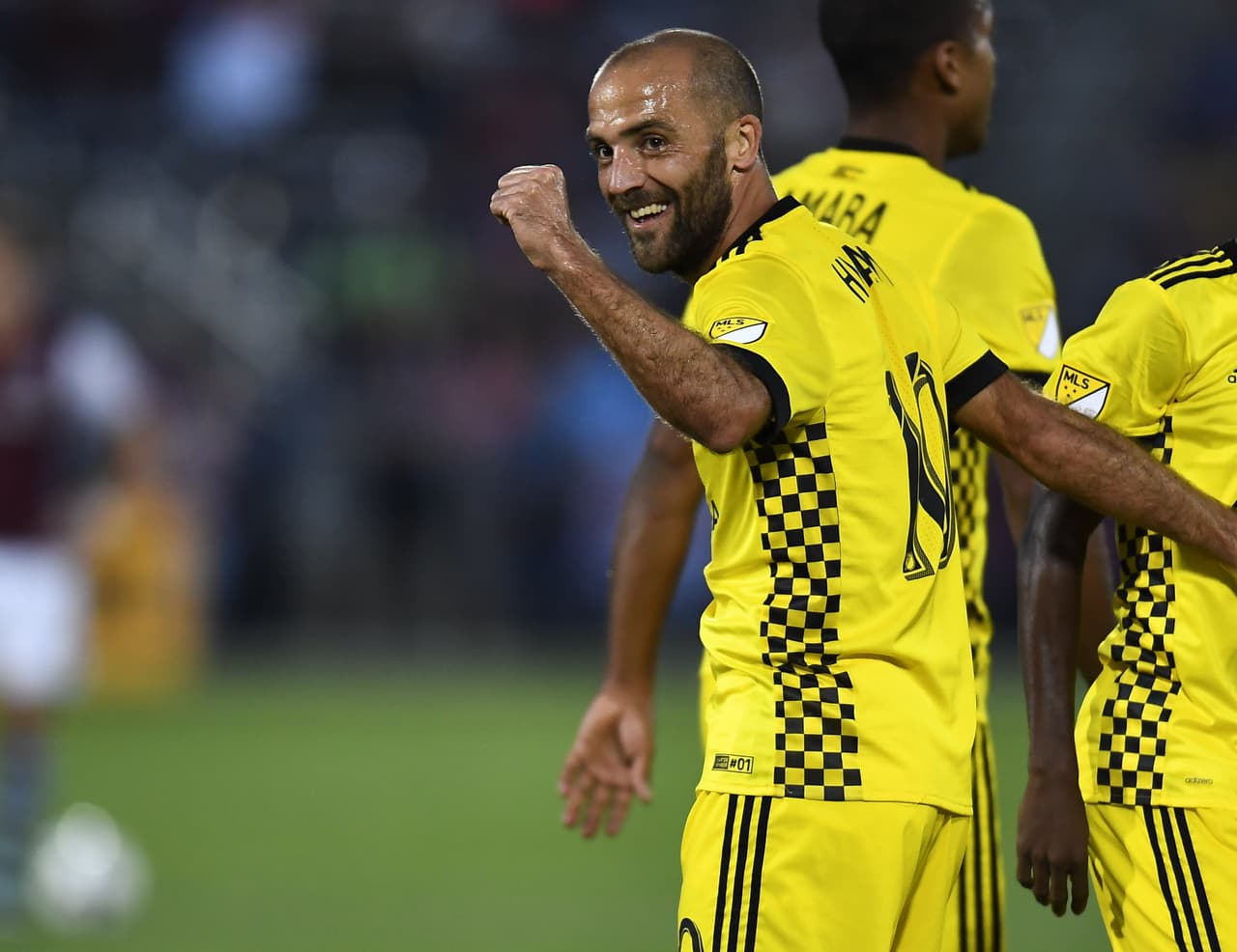 Columbus Crew perdió por 2-1 en su visita a Colorado Rapids, pero 'Pipa' Higuaín anotó un gol. El segundo de la semana para el atacante argentino. (USA Today Images)