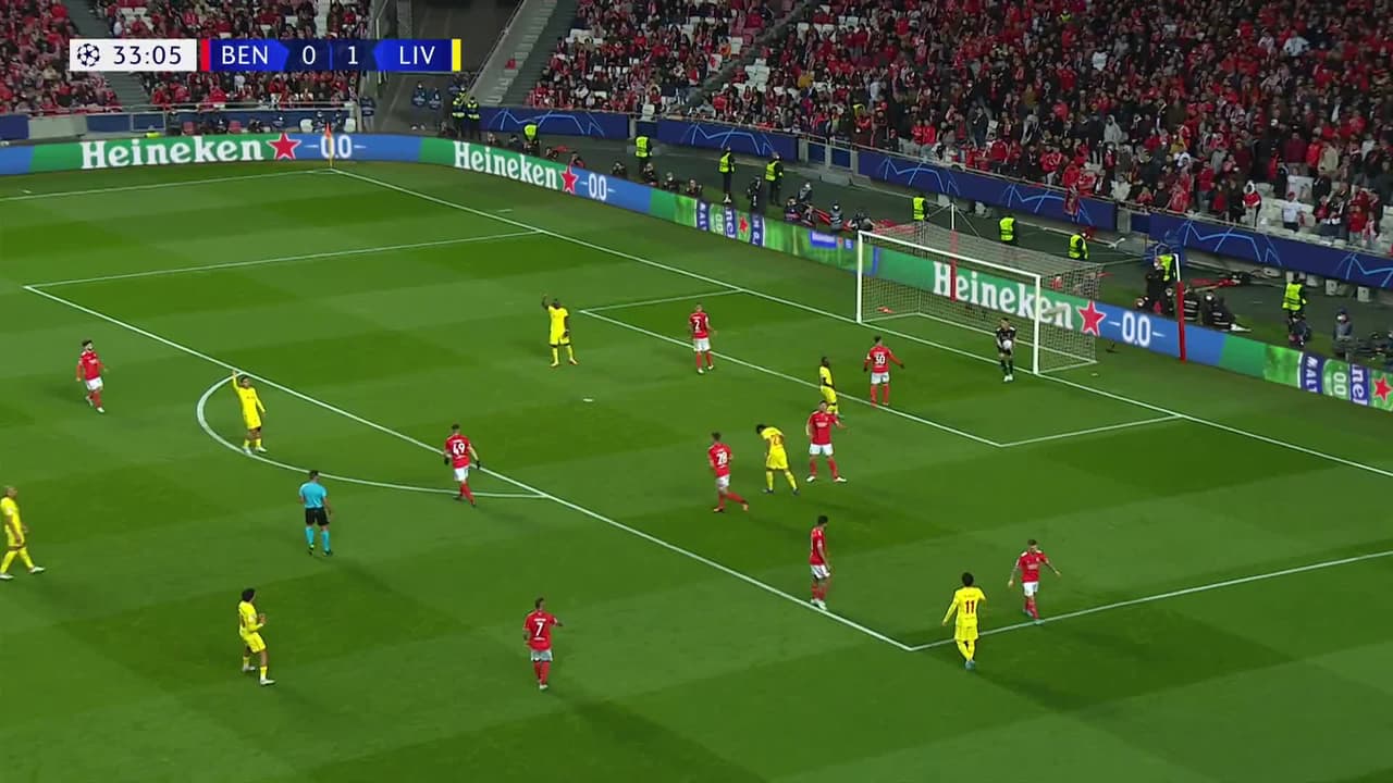 ¡GOL!  anota para Liverpool. Sadio Mané