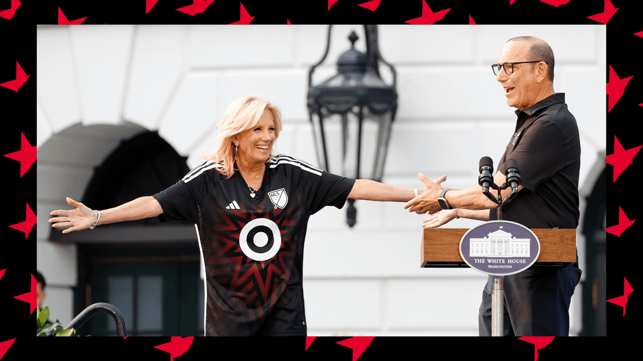 La Primera Dama, Jill Biden, y el Comisionado de la MLS, Don Garber.