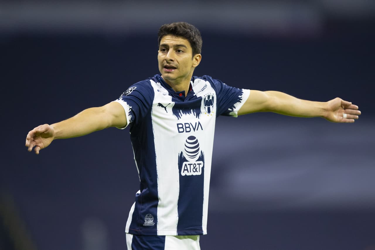 Stefan Medina renueva su contrato con Rayados