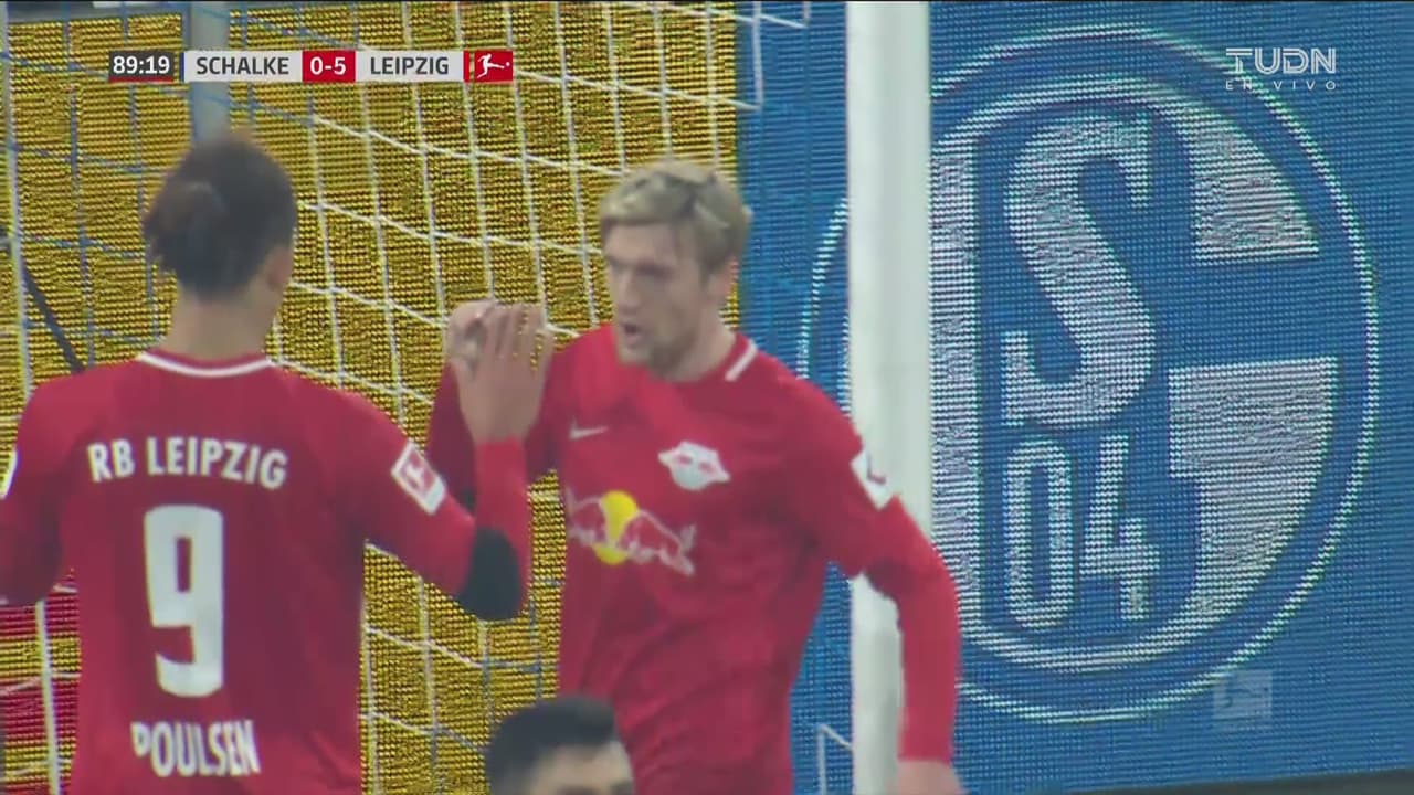 ¡Hicieron lo que quisieron! Forsberg pone la manita en el marcador (5-0) ante Schalke