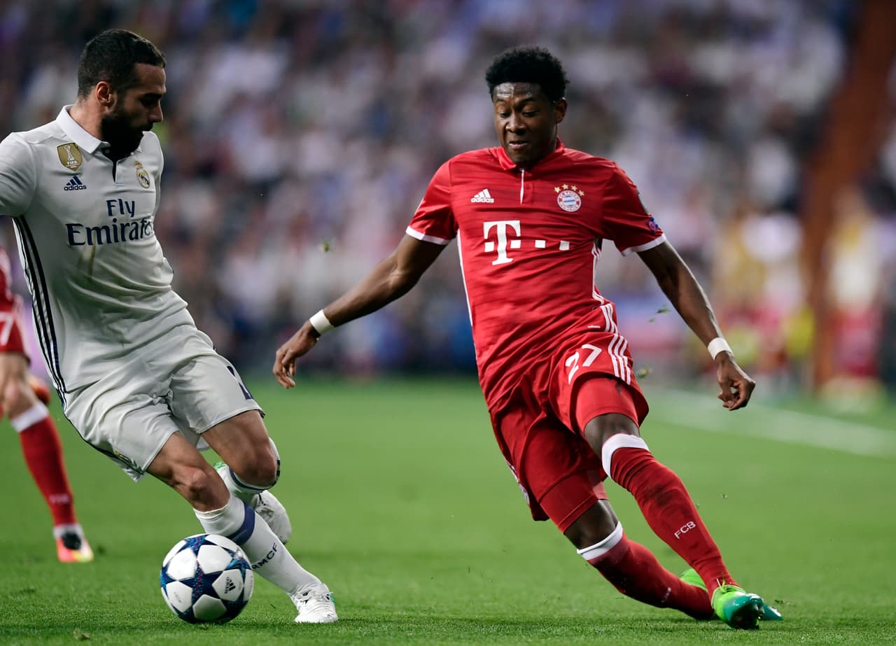 Bayern Munich persistió su ataque por las bandas con la idea de marcar al menos un gol que le permitiera obligar el partido a tiempo suplementario.