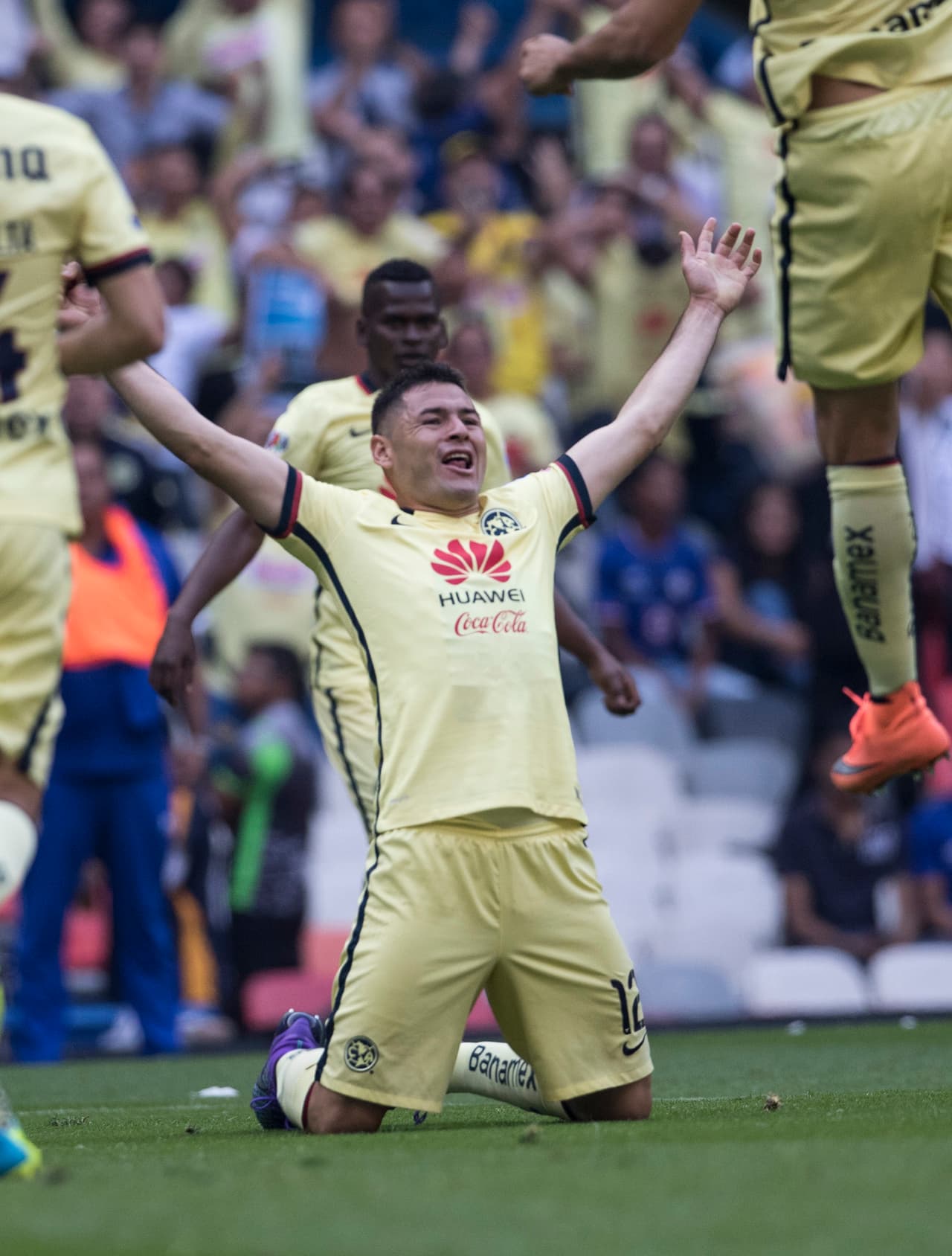 El América se niega a salir del 11 ideal, y en esta ocasión el defensor Pablo Aguilar es quien da la cara por el equipo de Coapa, con sus 44 puntos se ubica como el cuarto mejor defensor del torneo. Su valor en el UD Fantasy es de $6.1 millones.