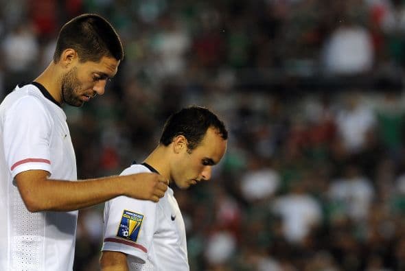 Al recibir su medalla de segundo lugar, Landon Donovan reflejaba su tristeza.
