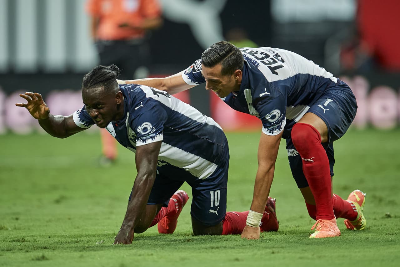 Ake Loba no entrena con Rayados; espera resultados de coronavirus
