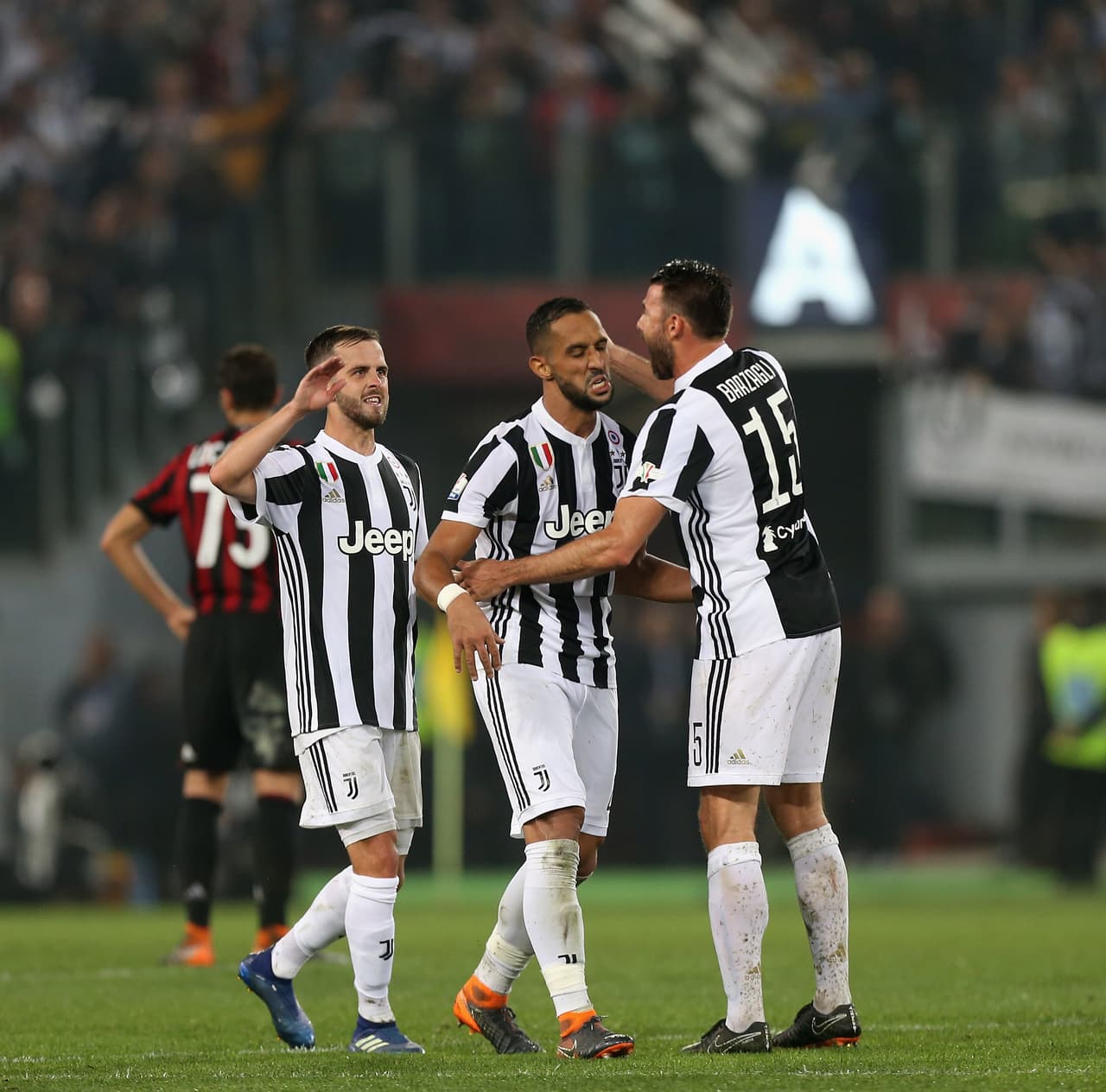 El 3-0 lo logró Benatia, de nuevo, y ya la Vecchia Signora saboreaba el título.