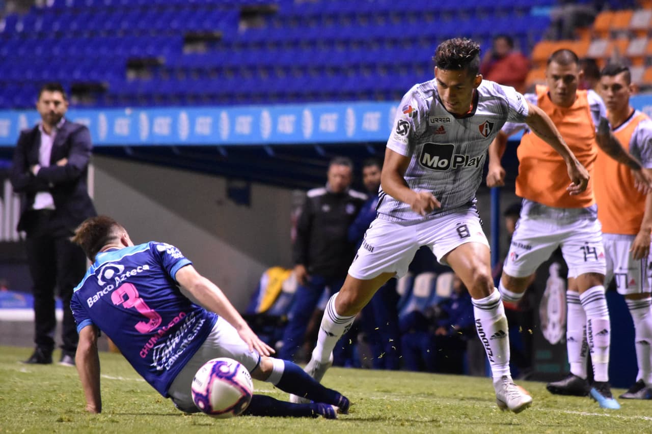 Con solitaria anotación de Facundo Barcelo, los Rojinegros derrotaron 0-1 a la Franja en el Estadio Cuauhtémoc.