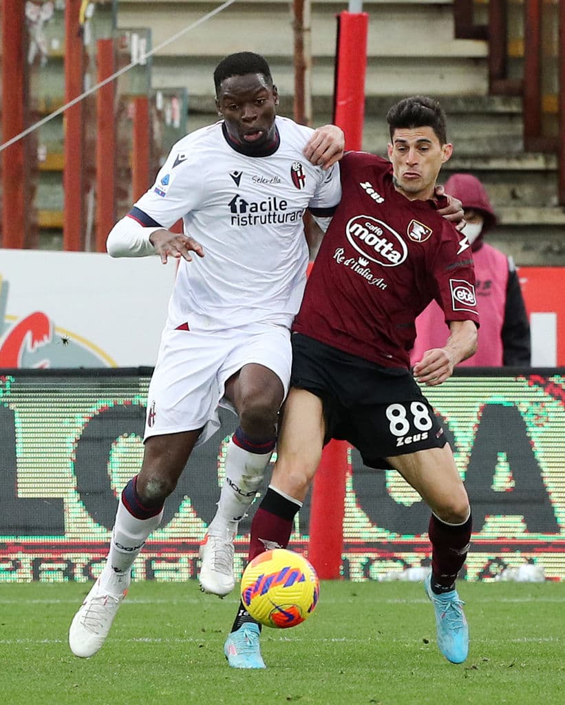 Dusan Vlahovic destaca con dos anotaciones en la victoria 2-3 sobre el Empoli y Bologna empata 1-1 con Salernitana.