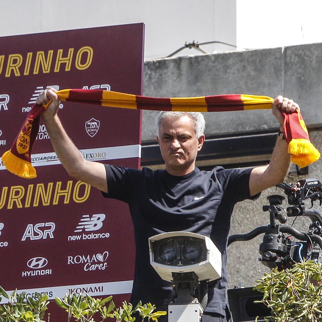 Mourinho fue recibido en Roma como toda una estrella