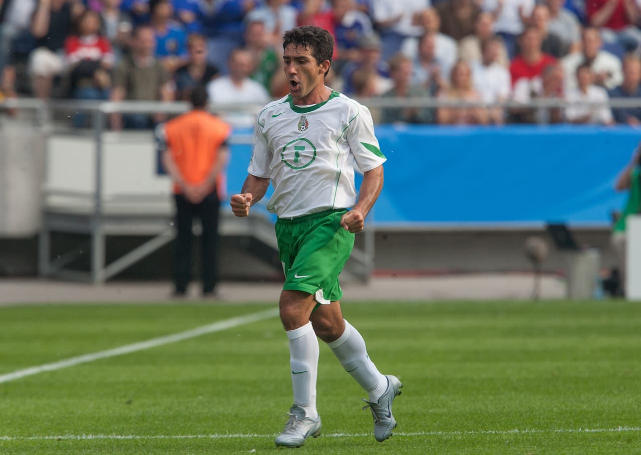 Participó en las eliminatorias a Alemania 2006 marcando tres goles. Anotó ante Trinidad y Tobago, Estados Unidos y Guatemala.